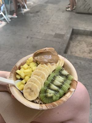 Açai bowl at Aloha Vegan Delights - Maria Cristina in Valencia