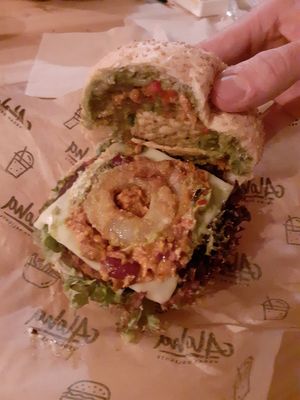 Kohala mex burger at Aloha Vegan Delights - Maria Cristina in Valencia