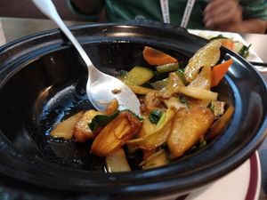 Mushrooms and vegetables in (I think) a soy based sauce. Just amazing good! at Qǐ Ruò Yǎ in Taichung