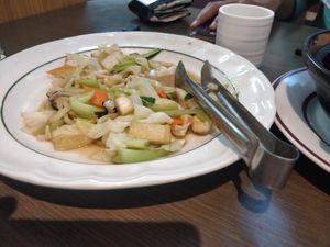 Noodles, vegetables & tofu at Qǐ Ruò Yǎ in Taichung