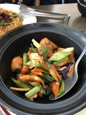 Monkey head mushrooms (yummmm) at Qǐ Ruò Yǎ in Taichung