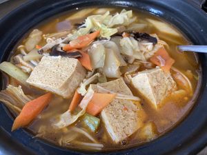 Spicy tofu and veggie soup (五更常旺) at Qǐ Ruò Yǎ in Taichung