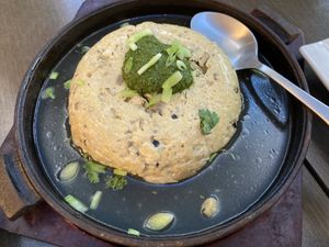 Steamed tofu with mushrooms and pickled daikon radish and Chinese toon sauce (掌聲響起) at Qǐ Ruò Yǎ in Taichung