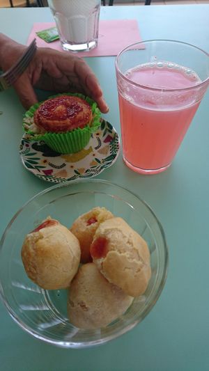 Pão de beijo com goiabada, bolinho do amor e limonada rosa at Casinha Cafe in Brasilia