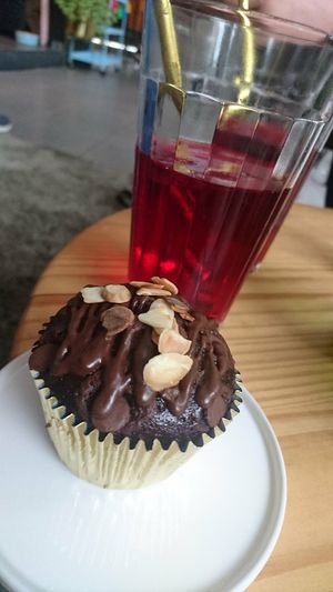Almond and chocolate cupcake at Casinha Cafe in Brasilia