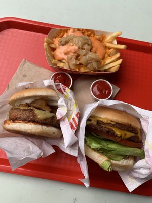 Smokey carolina bbq burger, don’t have a cow fries, and the halo burger 👌🏼 all epic at Halo Burger in South West London