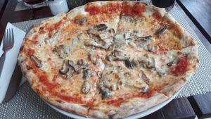 Pizza Funghi at La Pizzeria in Koh Tao