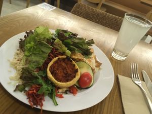 Healthy organic food at DaTerra - Rua da Rosa in Lisbon