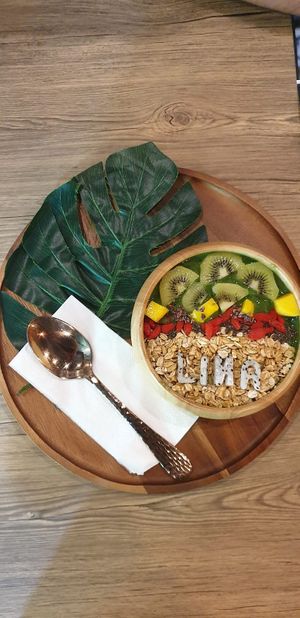Green detox bowl at Fruit Fusion in Phuket