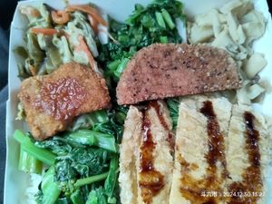 綜合便當 at Ā Xìng SùShí 阿興素食 in Douliu