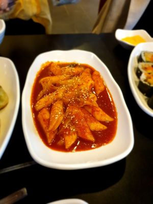 tteokbokki at Maru JaYeonSik Kimbap in Seoul