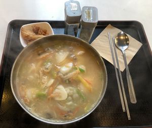 Dumpling rice cake soup   at Maru JaYeonSik Kimbap in Seoul