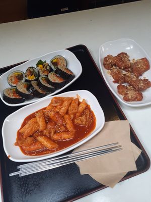 Teokbokki + fried tofu gimbab + vegan chicken at Maru JaYeonSik Kimbap in Seoul