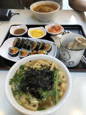 Udon, Soy Ham Kimbap, Ramen, fish cake and free side dishes   at Maru JaYeonSik Kimbap in Seoul
