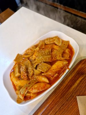 Tteokbokki with vegan odeng👍 at Maru JaYeonSik Kimbap in Seoul