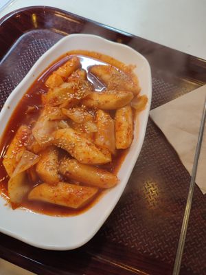 Deokkbokki at Maru JaYeonSik Kimbap in Seoul