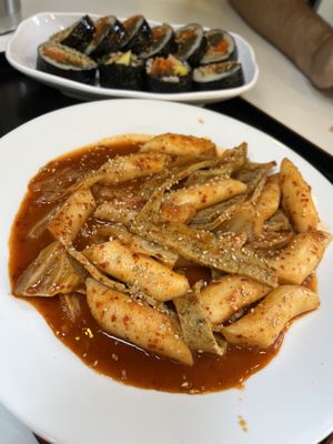 Ddeokbokki 떡볶ㅇㅣ  at Maru JaYeonSik Kimbap in Seoul