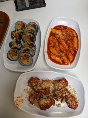 Gimbap, tteok bokki, Korean fried chick'n at Maru JaYeonSik Kimbap in Seoul