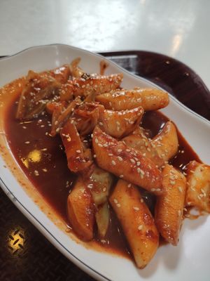 Tteokkboki at Maru JaYeonSik Kimbap in Seoul