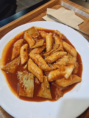 Tteokbokki at Maru JaYeonSik Kimbap in Seoul