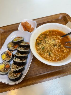  at Maru JaYeonSik Kimbap in Seoul