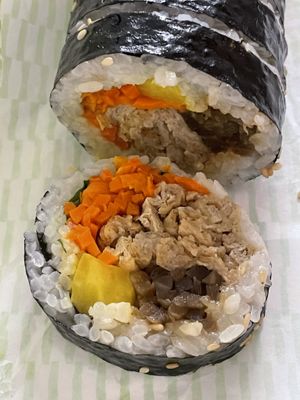 Always good to have Maru’s kimbap. Whenever I visit Insadong, I make sure to pack to go with me!   at Maru JaYeonSik Kimbap in Seoul