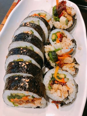 Kimbap 김밥. 집에서 싼 김밥처럼 맛있어요!  at Maru JaYeonSik Kimbap in Seoul