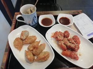 Odeng, fried mandu and chicken at Maru JaYeonSik Kimbap in Seoul