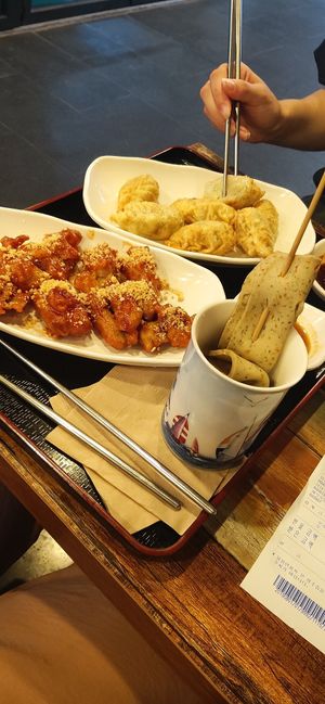 Soy chicken with dumpling and odeng at Maru JaYeonSik Kimbap in Seoul