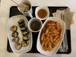 비건분식입니다. 편하게 먹을 수 있어서 좋음.  at Maru JaYeonSik Kimbap in Seoul