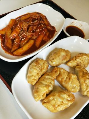 Tteokbokki & the dumplings at Maru JaYeonSik Kimbap in Seoul