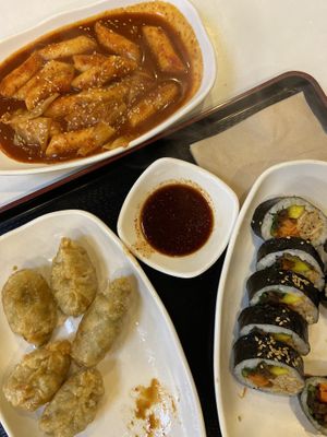 Spicy tteokbokki and Korean sushi + dumplings  at Maru JaYeonSik Kimbap in Seoul