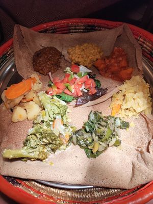 Combinados veganos (lentejas y garbanzos) at Addis Abeba in Barcelona