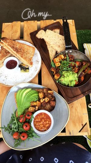 🥬🥑🍅 at The Flower Cup in Chester