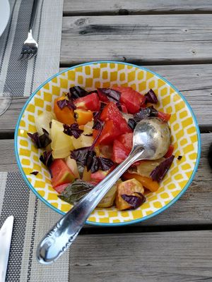 Tomato salad with fresh basil at La Beuratte in Cornimont