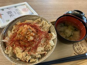韓式丼飯 at Hǎo Xiǎng Chī Bīng 好想吃冰 - Gongguan in Taipei