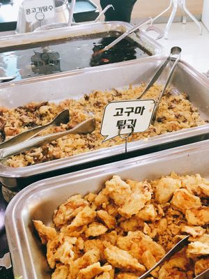 Fried sweet potatos at Sangrokwon Chaesikdang in Seoul