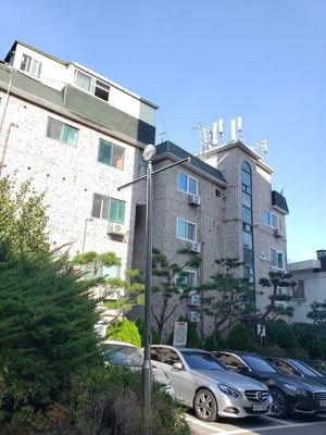 After emergency sign  u walk up n see this building n ahead staircase at Sangrokwon Chaesikdang in Seoul