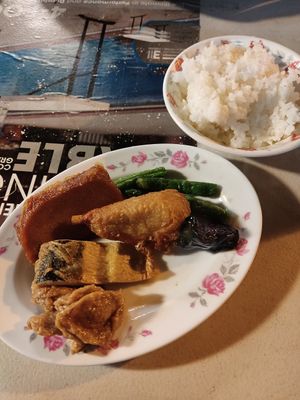  at ZīWèi Zhāi SùShí Guǎn in Hsinchu