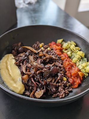  at Comune in Columbus