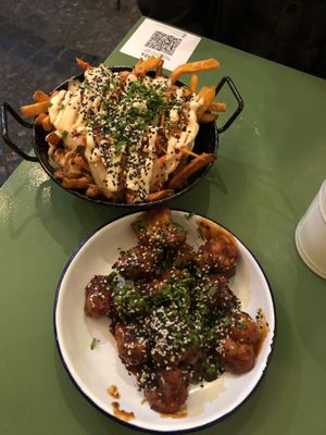 We took two starters, expecting something small and dishes were huge and very yummy. Friendly service. Recommend💚 at Veganda in Warsaw