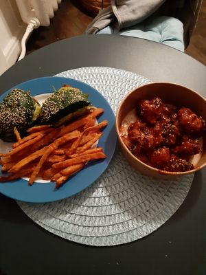 Burger and KFC at Veganda in Warsaw