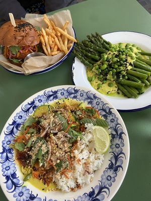 Curry and asparagus with yellow zucchini sauce   at Veganda in Warsaw