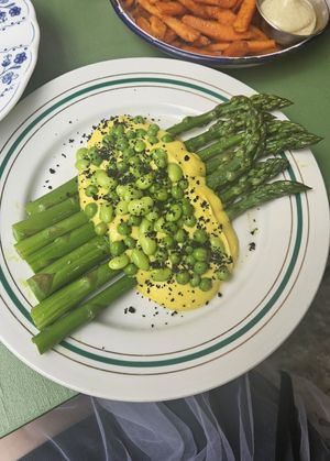 Asparagus with edamame and zucchini sauce at Veganda in Warsaw