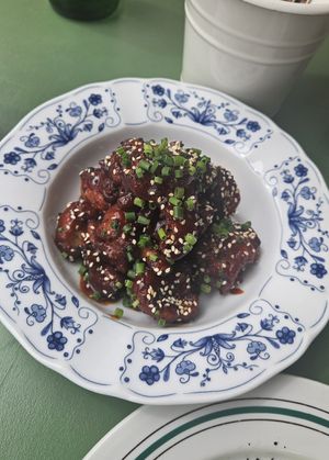Korean fried cauliflower at Veganda in Warsaw