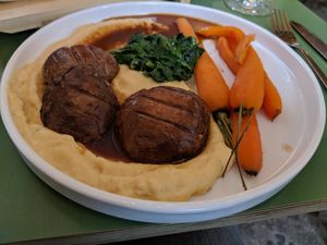 Portobello steak at Veganda in Warsaw