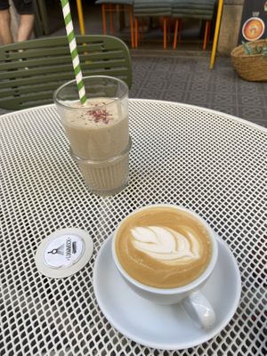 ☕️  at Hammock Juice Station in Barcelona