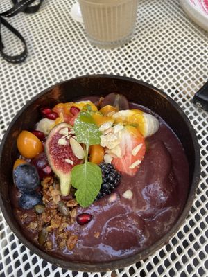 Acaí bowl 🫐  at Hammock Juice Station in Barcelona