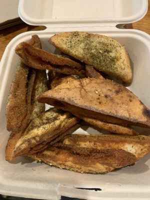 Pita chips at Za'atar in Bellingen