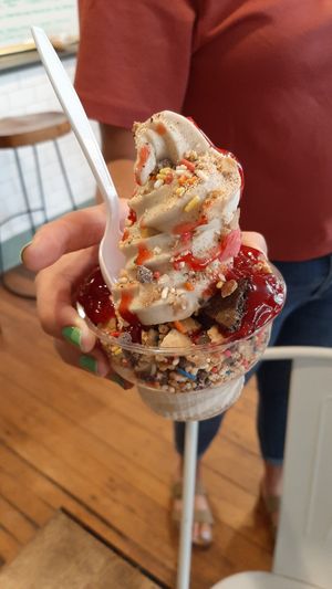 Strawberry sundae at VegOut in Bethlehem